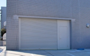 大型機器対応搬入出口